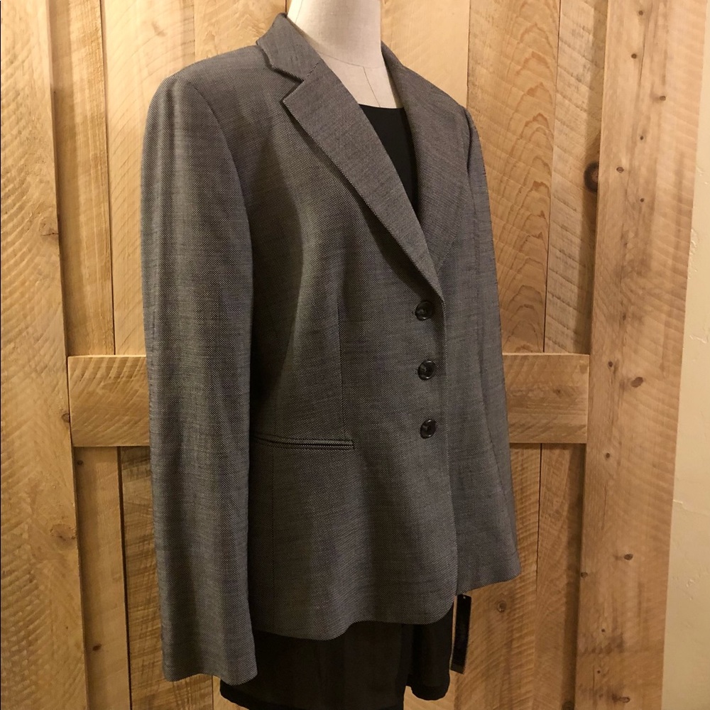 NWT TAHARI 3 Button Jacket Blazer Size 16